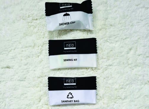 Amenities kemasan monokrom